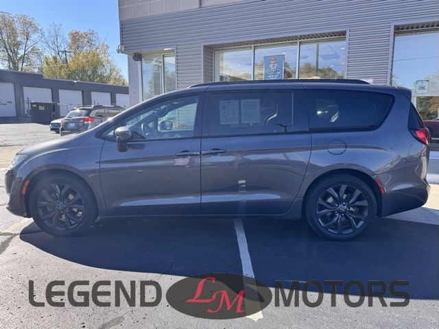 2020 Chrysler Pacifica Touring