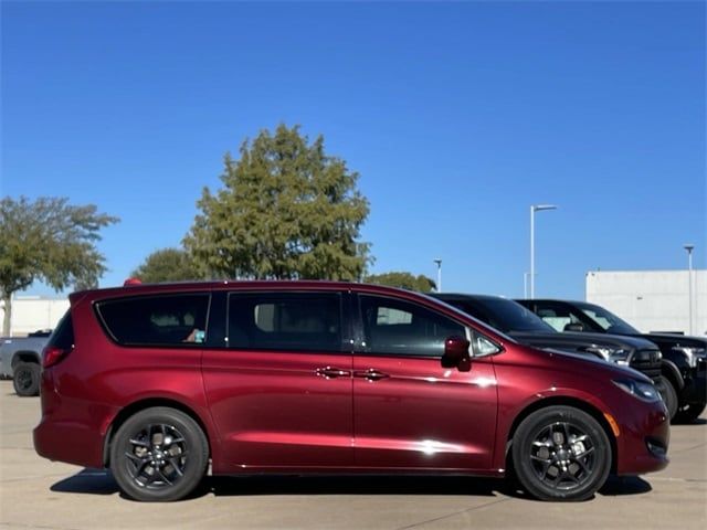 2020 Chrysler Pacifica Touring