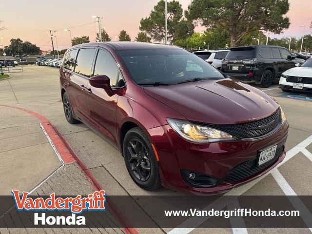 2020 Chrysler Pacifica Touring