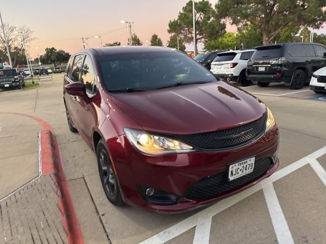 2020 Chrysler Pacifica Touring