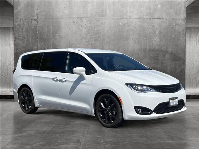 2020 Chrysler Pacifica Touring