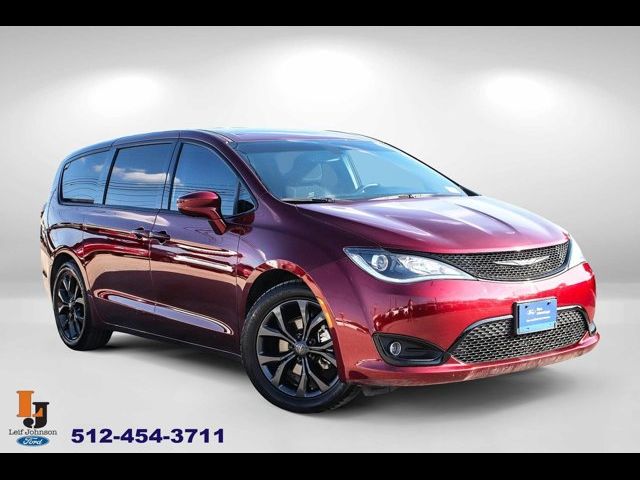 2020 Chrysler Pacifica Touring