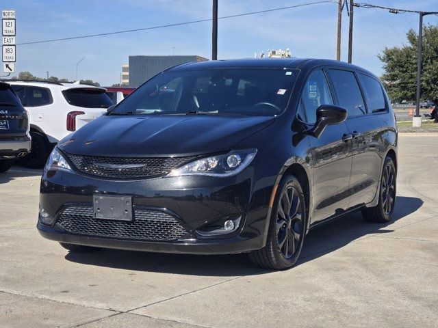 2020 Chrysler Pacifica Touring