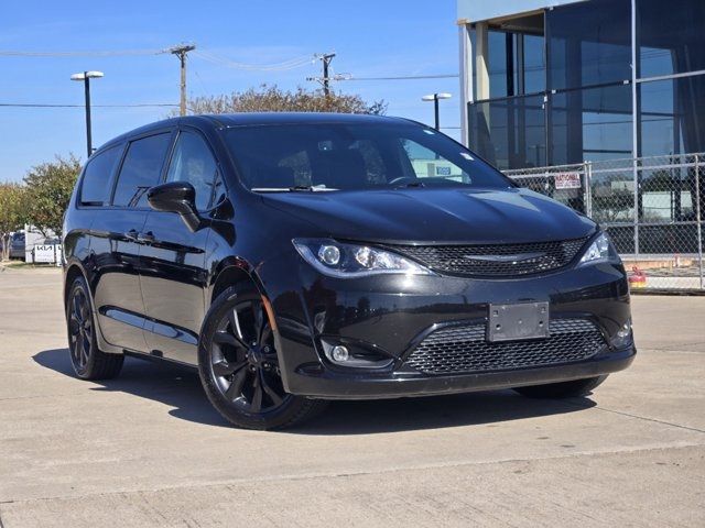 2020 Chrysler Pacifica Touring