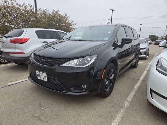 2020 Chrysler Pacifica Touring