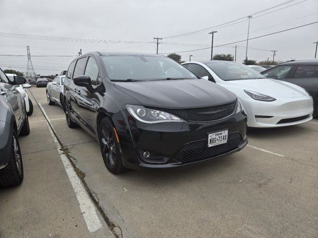 2020 Chrysler Pacifica Touring