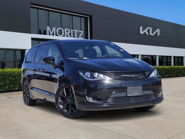 2020 Chrysler Pacifica Touring