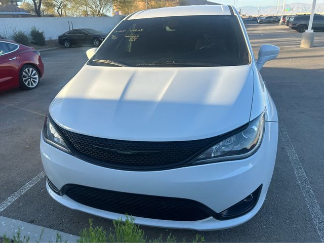 2020 Chrysler Pacifica Touring