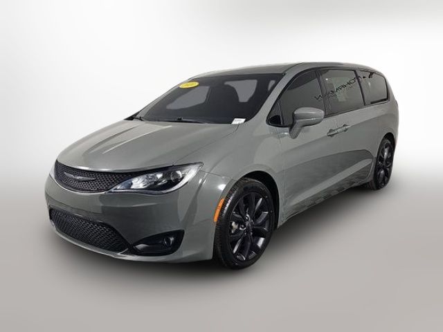 2020 Chrysler Pacifica Touring