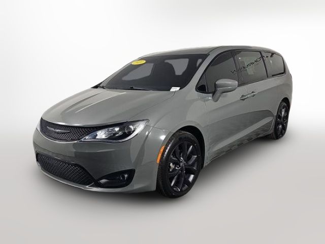 2020 Chrysler Pacifica Touring