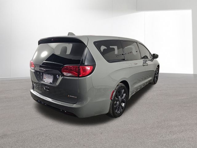 2020 Chrysler Pacifica Touring