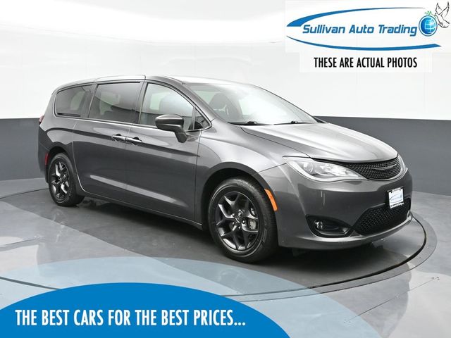 2020 Chrysler Pacifica Touring