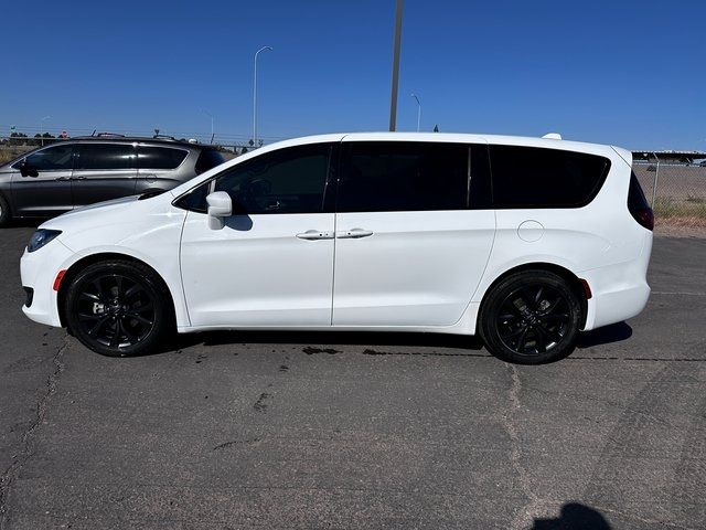 2020 Chrysler Pacifica Touring