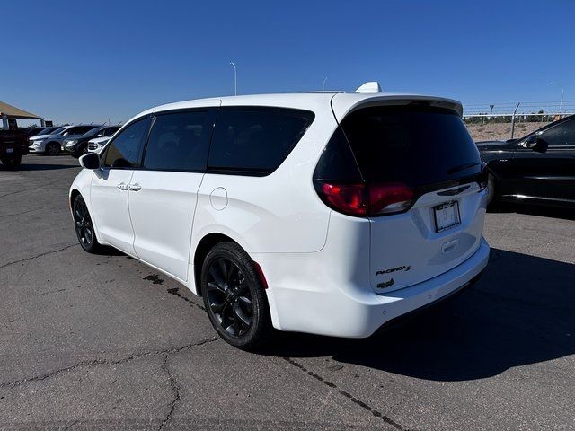 2020 Chrysler Pacifica Touring