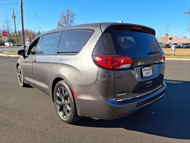 2020 Chrysler Pacifica Touring