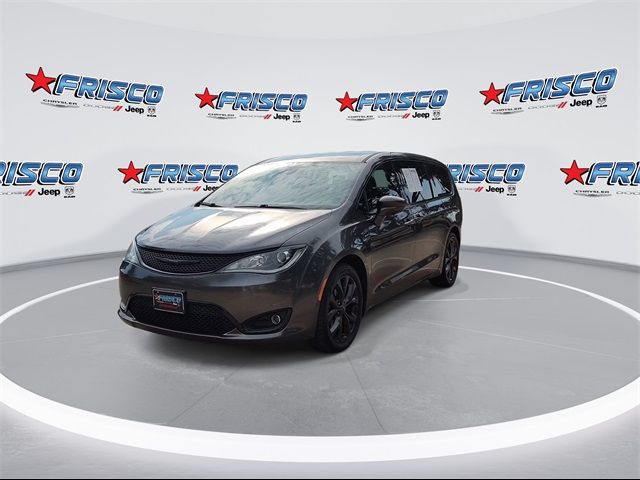 2020 Chrysler Pacifica Touring