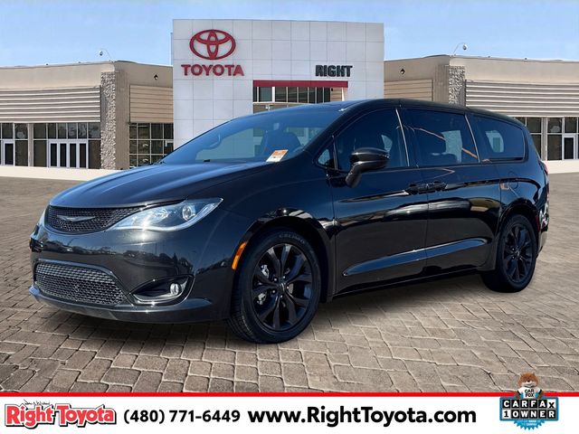 2020 Chrysler Pacifica Touring