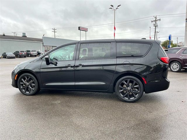 2020 Chrysler Pacifica Touring