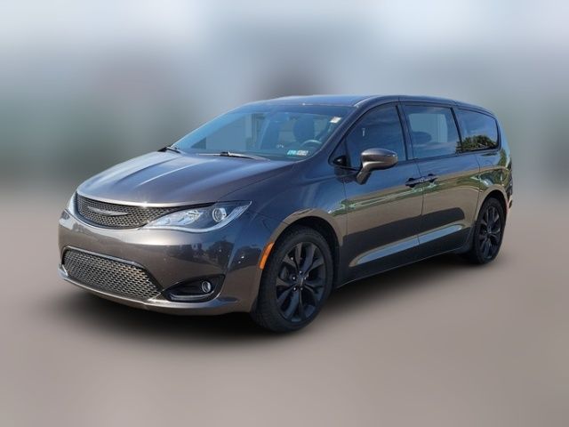 2020 Chrysler Pacifica Touring