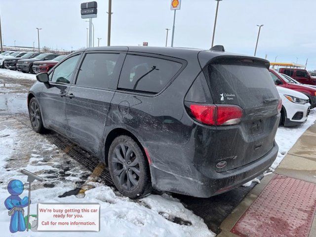 2020 Chrysler Pacifica Touring