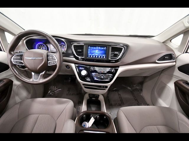 2020 Chrysler Pacifica Touring