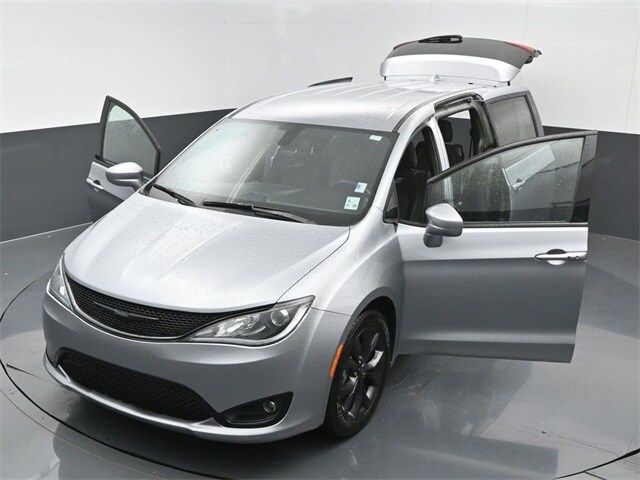 2020 Chrysler Pacifica Touring