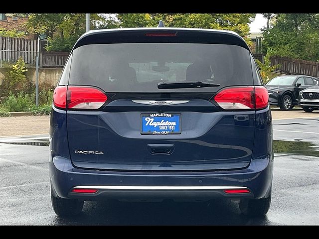 2020 Chrysler Pacifica Touring