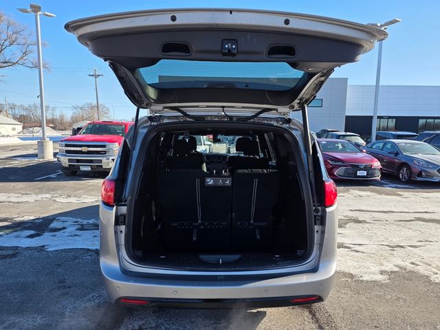 2020 Chrysler Pacifica Touring