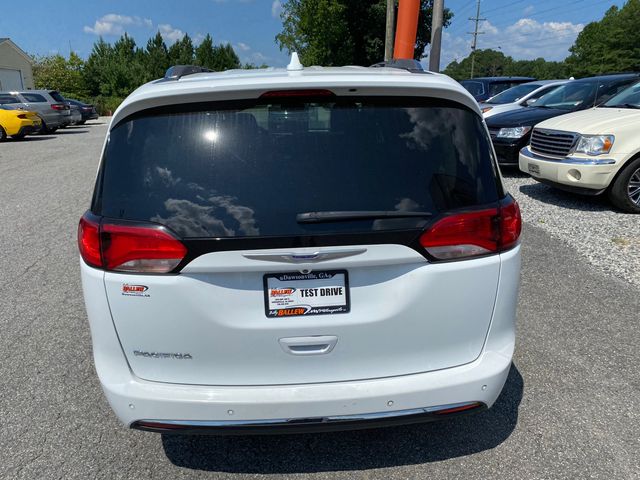 2020 Chrysler Pacifica Touring-L