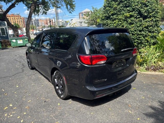 2020 Chrysler Pacifica Touring