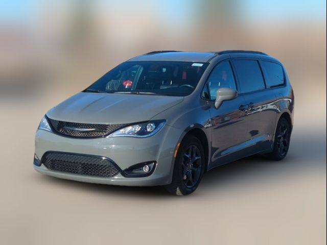 2020 Chrysler Pacifica Touring-L