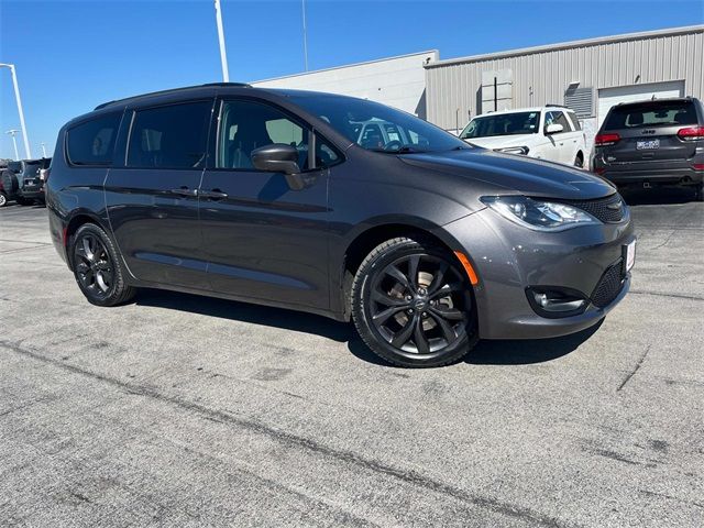 2020 Chrysler Pacifica Touring-L 35th Anniversary