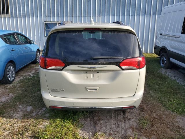 2020 Chrysler Pacifica Touring-L