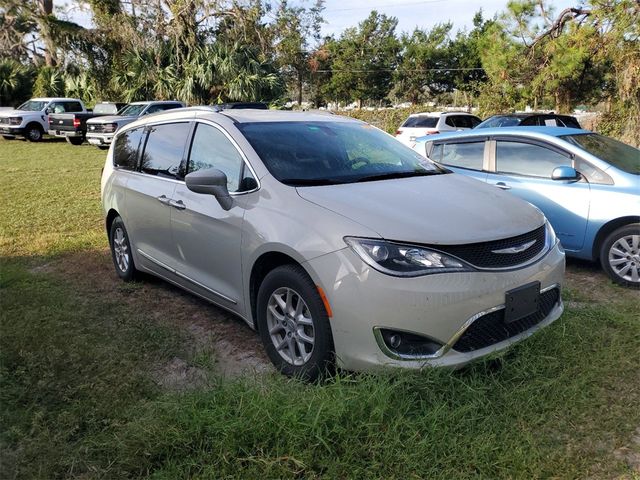 2020 Chrysler Pacifica Touring-L