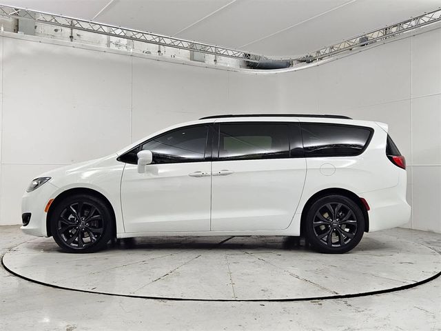 2020 Chrysler Pacifica Touring-L