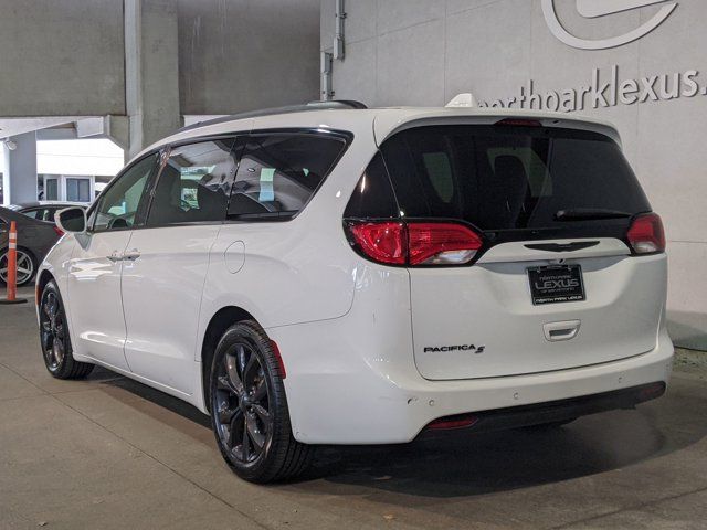 2020 Chrysler Pacifica Touring-L