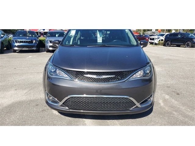 2020 Chrysler Pacifica Touring-L