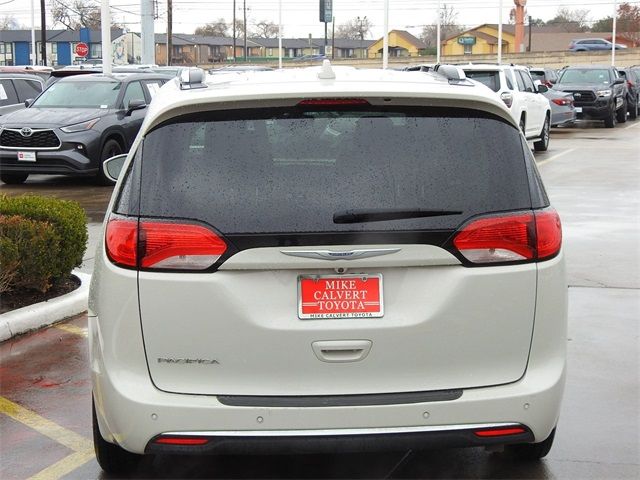 2020 Chrysler Pacifica Touring-L