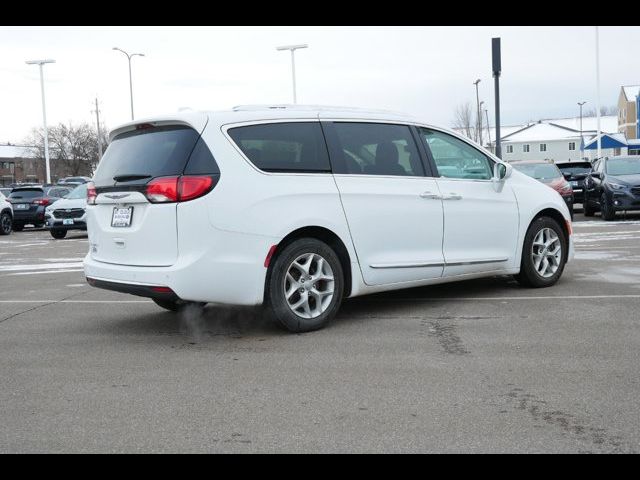 2020 Chrysler Pacifica Touring-L