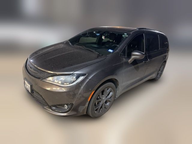 2020 Chrysler Pacifica Touring-L