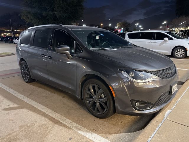 2020 Chrysler Pacifica Touring-L