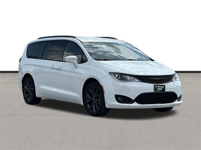 2020 Chrysler Pacifica Touring-L