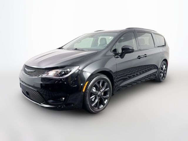 2020 Chrysler Pacifica Touring-L