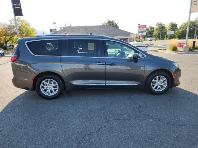 2020 Chrysler Pacifica Touring-L