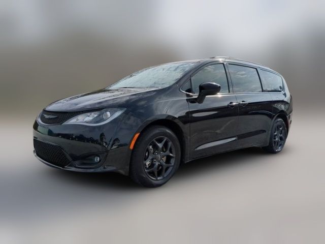 2020 Chrysler Pacifica Touring-L