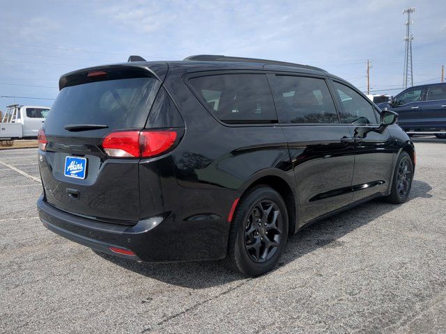 2020 Chrysler Pacifica Touring-L