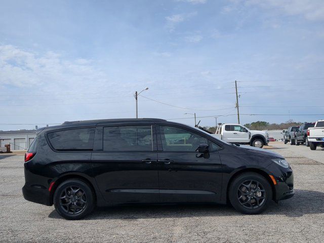 2020 Chrysler Pacifica Touring-L