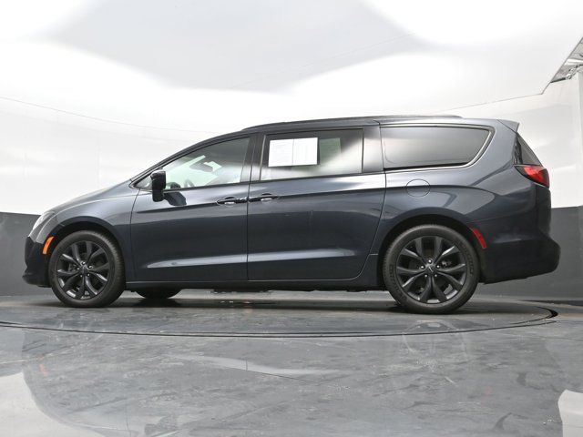 2020 Chrysler Pacifica Touring-L