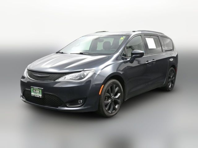 2020 Chrysler Pacifica Touring-L