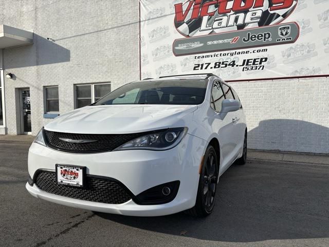 2020 Chrysler Pacifica Touring-L